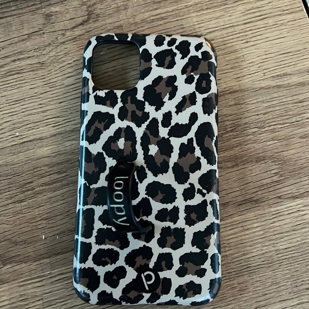 Loopy iPhone 11 cheetah case (right handed)